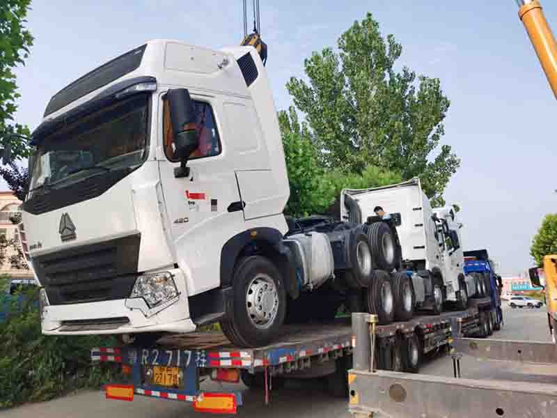 全球微头条丨Howo A7 Tractor heads, Tipper trucks, Low loaders shipping out to Ghana